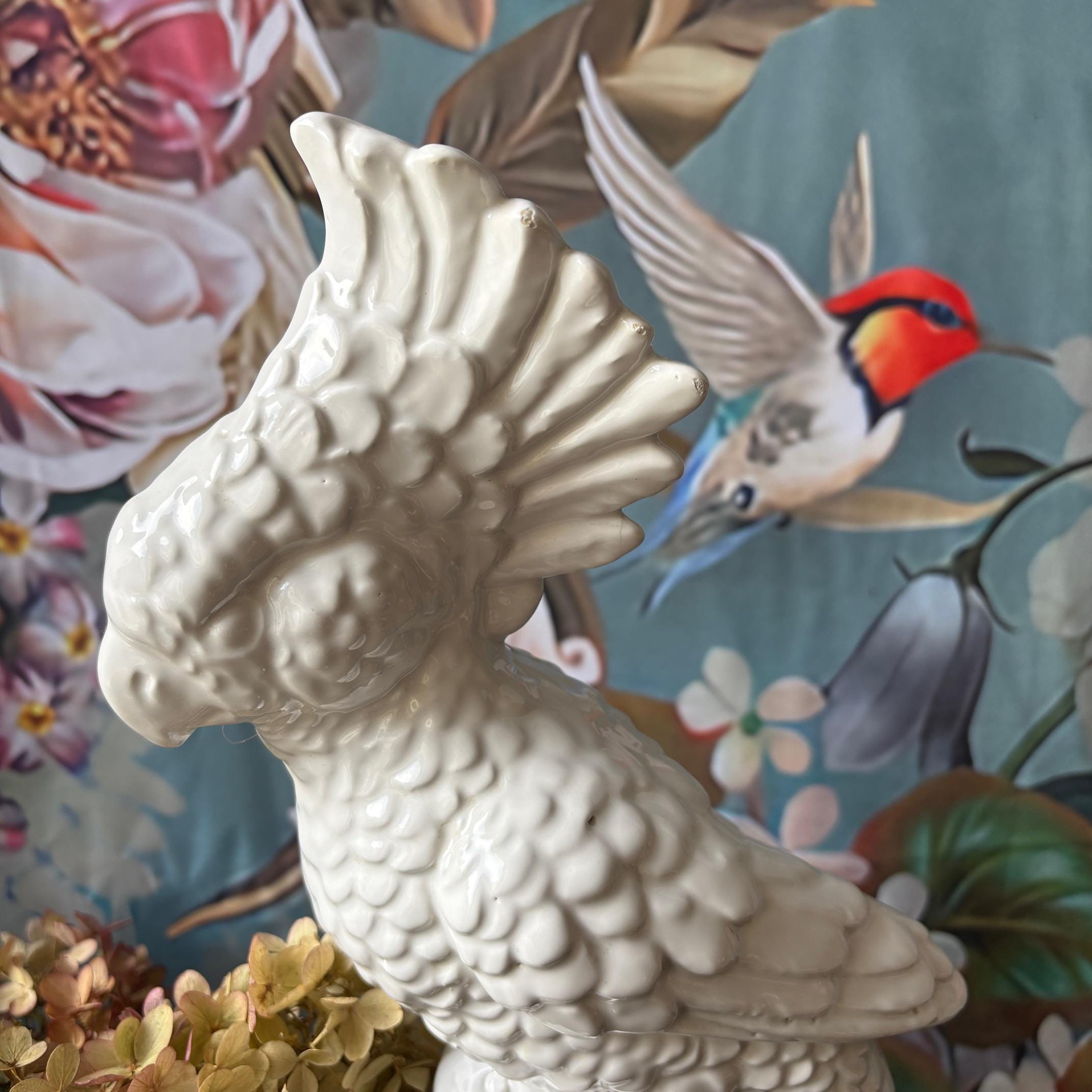 Grand Plat Ancien En Céramique – Motif Perroquet Et Fleurs Avec Dorure