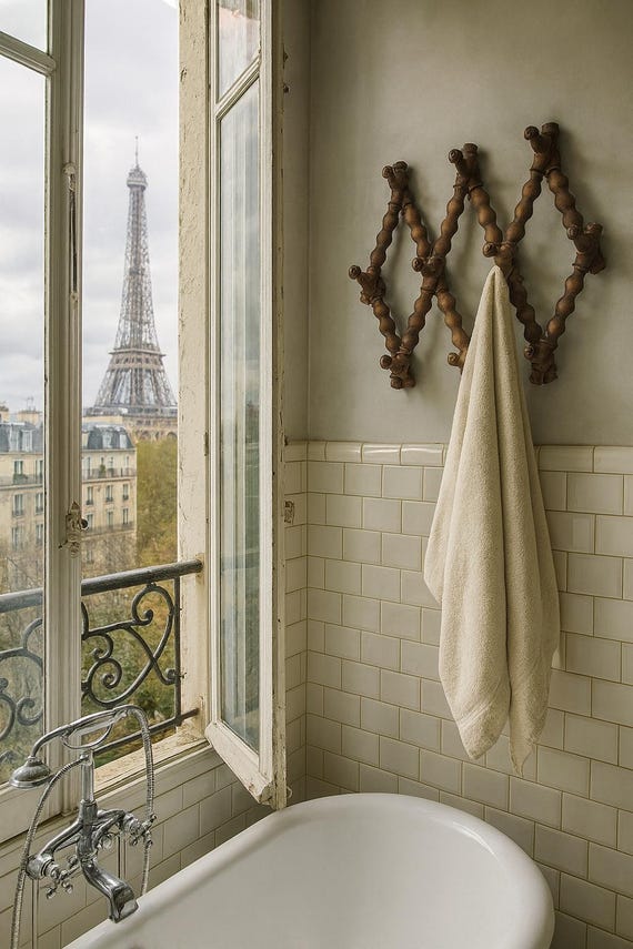 アンティークの木製壁掛けフック - 1900年頃の本物のフランスの魅力