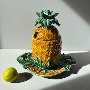 Zeldzame XL ananasvormige pot met deksel van Bordallo Pinheiro vintage aardewerk (circa 1950-1970), gesigneerd, op ware grootte / Geen invoerrechten voor de VS