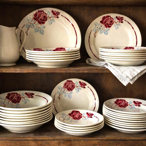 Vintage Badonviller Guerledan French Faience Plates – Fine Earthenware in Great Condition – Floral Rose Pattern.Unit price