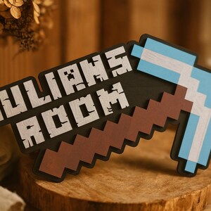 Personalisiertes Namensschild aus Holz – im Bergwerk-Design fürs Kinderzimmer oder Gaming Room | Namensschild aus Holz Personalisiert