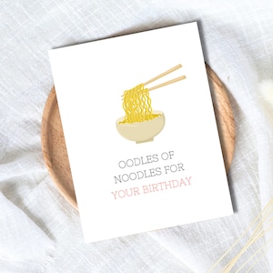 Carte d'anniversaire Ooodles of Noodles | carte de ramen de tasse de nouilles | Carte d'anniversaire pour mari femme maman papa | Carte d'anniversaire drôle | Carte de voeux