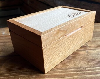Custom Wood Hinge Box, Engraved Valet Box, Walnut Keepsake Box,  Cherry Keepsake Box, Gift for Mom, Christmas Gift Box