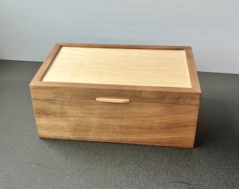 Custom Wood Hinge Box, Engraved Valet Box, Personalized Keepsake Box,  Wood Box, Gift for Mom, Gift for Her, Gift for Dad, Custom Sizes