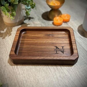 Vassoio portaoggetti in legno personalizzato, vassoio portaoggetti in legno inciso, organizer da scrivania, regalo per la festa del papà, regalo personalizzato, regalo per dipendenti