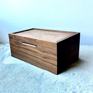 Engraved Wooden Box, Engraved Valet Box, Walnut Keepsake Box,  Wooden Box with Lid, Gift for Mom, Her, Him, Wedding Gift Box, Handmade