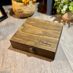 Personalized Memory Box, Rustic Keepsake Box, Wood Keepsake Box with lid, Wedding Day Gift, Custom Engraved Wood Box, Memory Chest