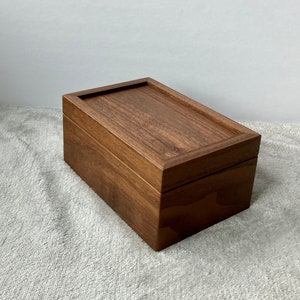 Keepsake Box, Custom Engraved Box, Engraved Valet Box, Wedding Gift Box, Christmas Gift, Walnut Keepsake Box, Personalized Wooden Box