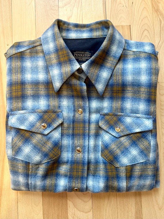 Flattering Pendleton wool button-up Western shirt… - image 1