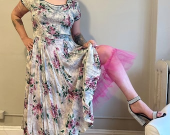 Floral vintage 1950s dress with pink net underskirt M/L