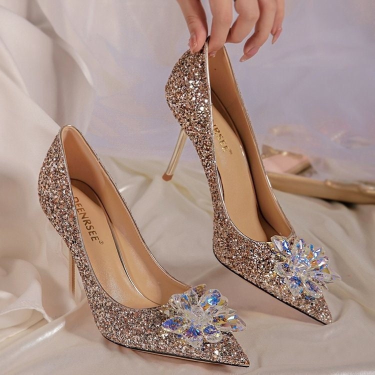 shoes, heels, crystal, shiny, silver, high heels, white, sparkle, classy,  pumps, wedding shoes, pumps, hight heels, red sole, shiny - Wheretoget