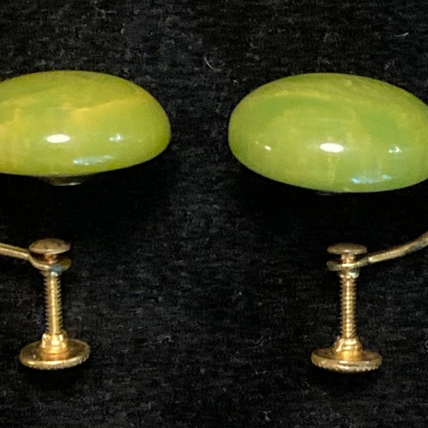 1960s 3/4" marbled resin earrings (non-pierced, screw back)