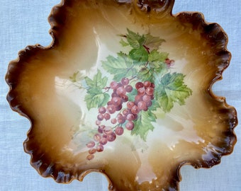 Laughlin Art China fancy salad bowl (currant pattern, c1902, 10")
