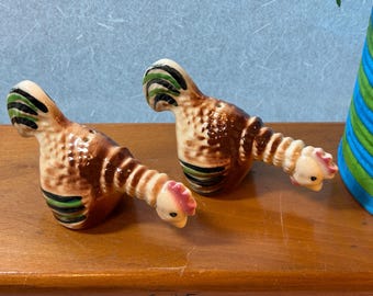 chicken salt and pepper shakers (glazed ceramic)