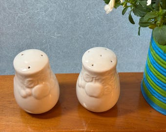 Gibson white fruit salt and pepper shakers (glazed ceramic)