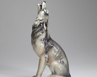 The wolf ceramic figure sitting 33cmx18cm New