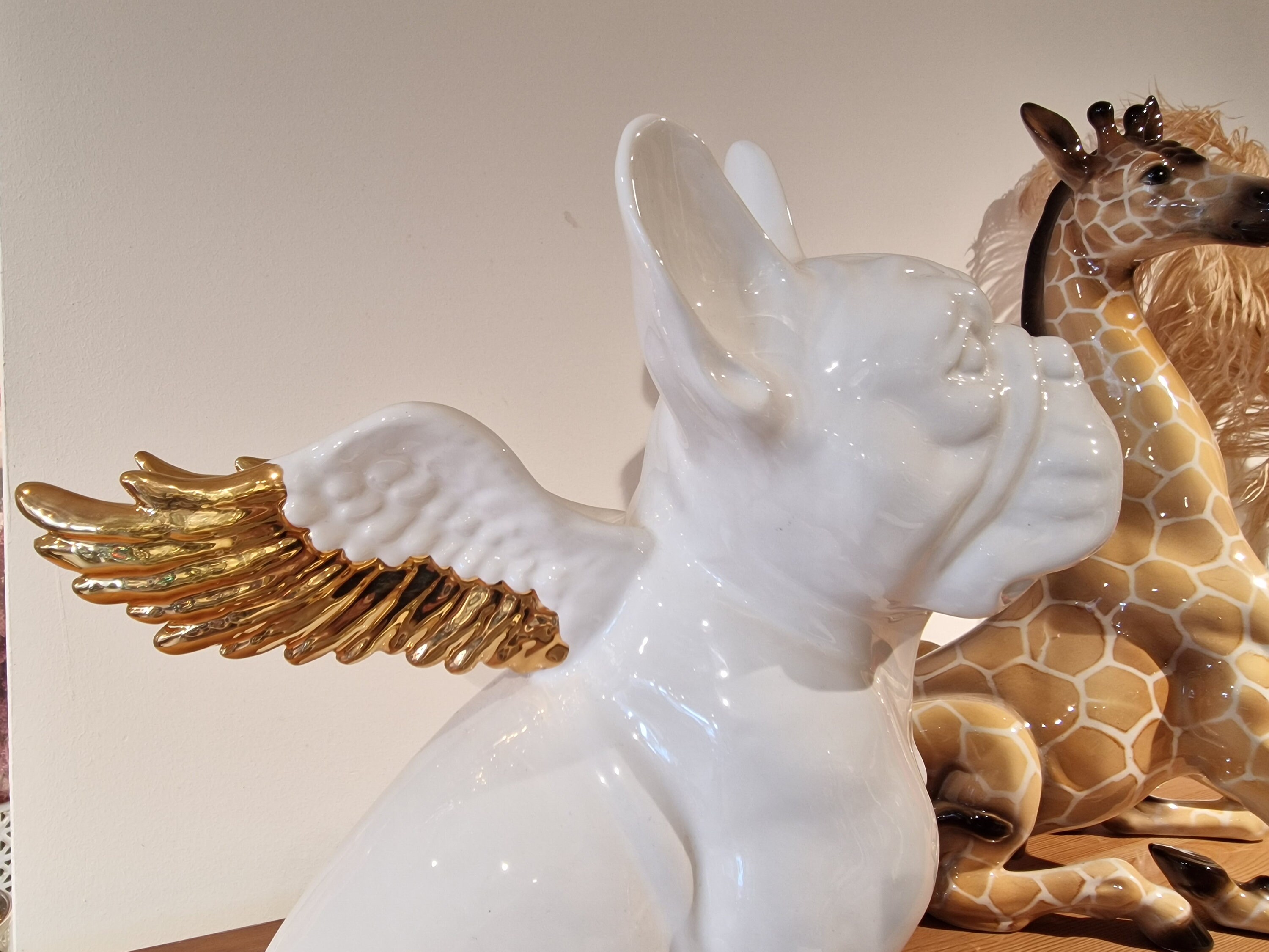 エンジェルフレンチブルドッグ芸術的な陶器の置物 座像 34 cm ホワイト