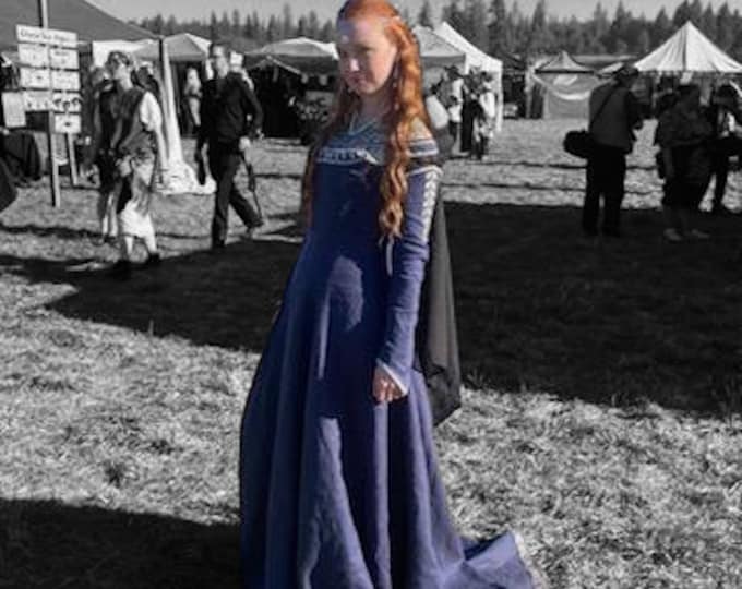 LONG BUTTON FRONT DRESS RENAISSANCE ROMANCE