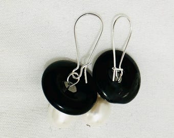 Zoetwaterparels Tranen en obsidiaan oorbellen