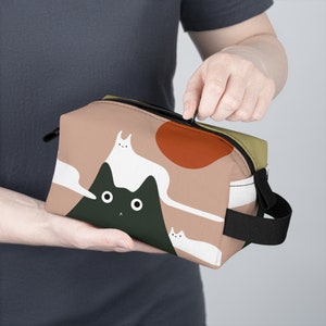 Toiletry Bag| Cosmetic and Toiletry Storage| Toiletry Kits and Travel Cases| Gifts and Mementos| Makeup Bag