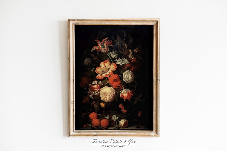 Puede incluir: Una pintura vintage enmarcada de un bodeg&oacute;n con un jarr&oacute;n lleno de flores rojas, naranjas y blancas sobre un fondo oscuro. La pintura est&aacute; en un marco de madera con un acabado marr&oacute;n claro.