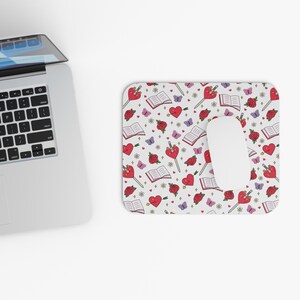 Romantasy Reader Mouse Pad (Rectangle) | Dark Romance Desk Accessory | Book Lover Mouse Pad