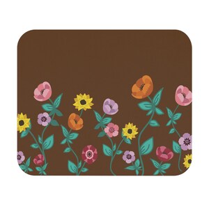 Alfombrilla de ratón con estampado floral. imagen 2