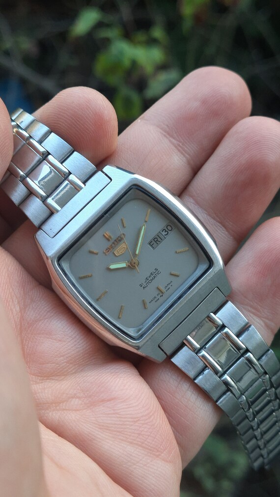 Seiko 5 gray dial sale