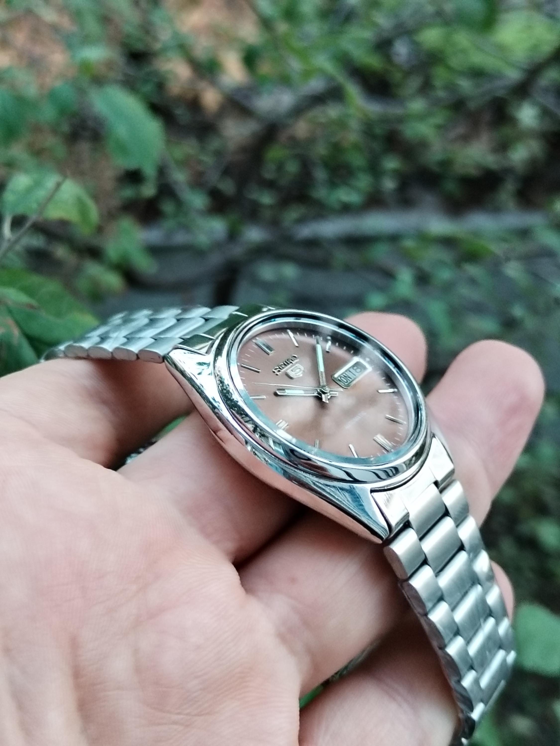 SEIKO 5 自動巻き 腕時計 ブラウンダイヤル ヴィンテージ セイコー5 自動巻き腕時計 - 1980年代 ブラウン文字盤