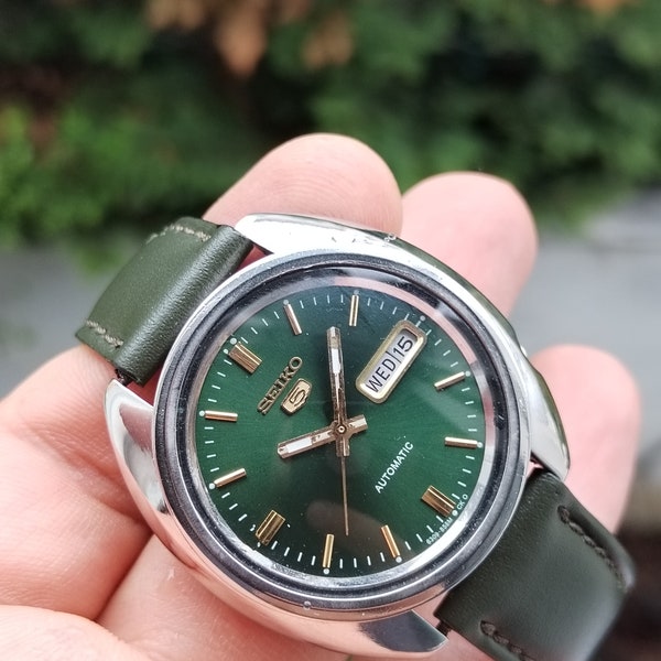 Seiko 5 green dial