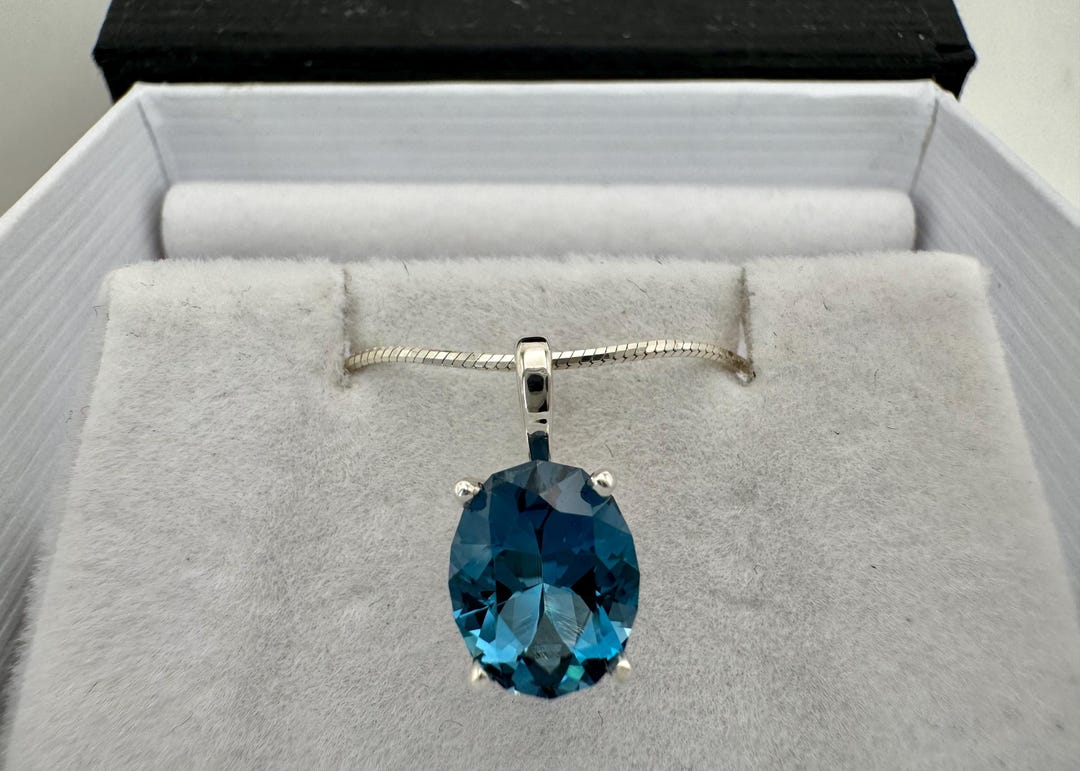 LONDON BLUE TOPAZ 9x7mm Oval Necklace Pendant Precision Cut and Hand ...