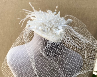 Vintage Style Bridal White Velvet Fascinator Hat With Bow  display picture 1