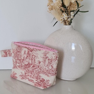 Petite trousse de toilette-Toile de Jouy rose-Fait main-petit modèle-Molletonnée matelassée-maquillage- clés-monnaie- à insérer dans le sac