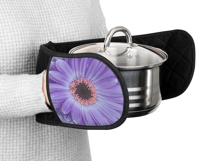 Lilac Gerber Daisy Stylish Floral Oven Mitts | Kitchen Essentials | Home Chefs, Cooking EnthusiastsI Gift| Baking Parties