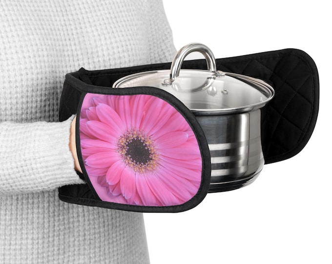 Pink Gerber Daisy Oven Mitts, Floral Kitchen Accessories, Gift for Home Chefs, Holiday Cooking, Pink Flower Design