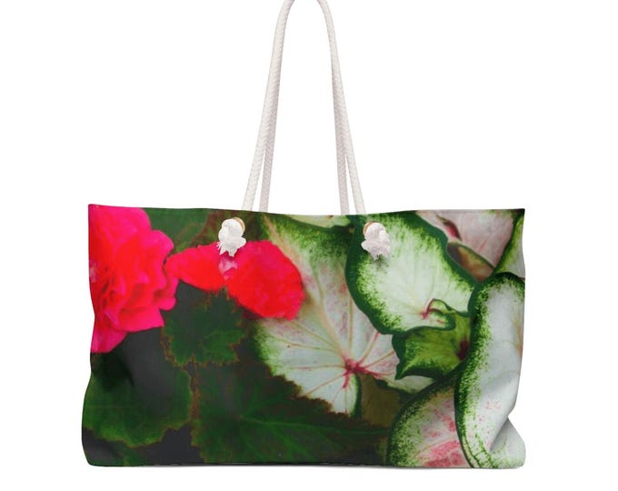 Red Floral Rose Perosnalized Weekender Bag, Travel Duffel for Weekend Getaways, Overnight Tote, Large Carry On Luggage, Shoulder Handbag