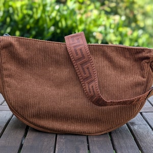 Cord Tasche, Bananen Tasche, Banana Bag, Umhänge Tasche, Crossbody Tasche, Kord Schultertasche, Half Moon Bag, Moonbag, Geschenk für Sie