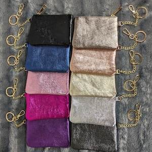 Portafoglio glitterato con portachiavi>Portachiavi in pelle>Portachiavi metallico con moschettone>Portafoglio in pelle glitterata>Regalo per donna
