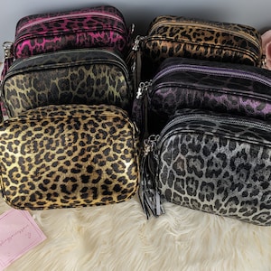 Umhängetasche Leder Metallic Leo Look Schultertasche Crossbody Glitzer Handtasche Trend Tasche gold Geschenk Frauen Geburtstag Weihnachten