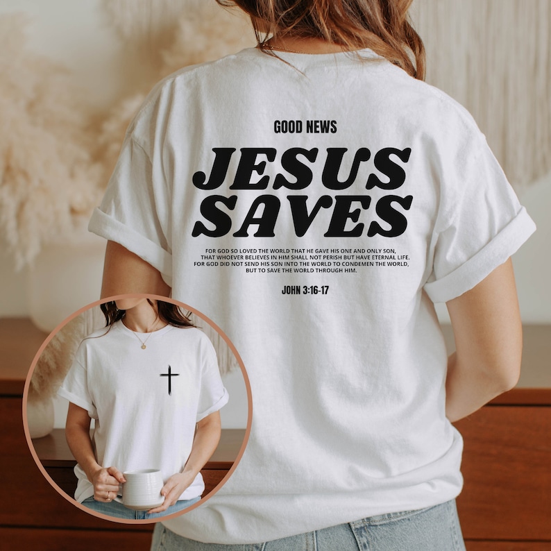 Ästhetisches Jesus Saves Shirt Christliches Kleid Braunes Christliches Hemd für Männer Jesus Kleid Christliche Streetwear Kleidung Bibel-Vers-Hemd Bild 1