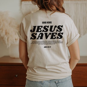Ästhetisches Jesus Saves Shirt Christliches Kleid Braunes Christliches Hemd für Männer Jesus Kleid Christliche Streetwear Kleidung Bibel-Vers-Hemd Bild 2