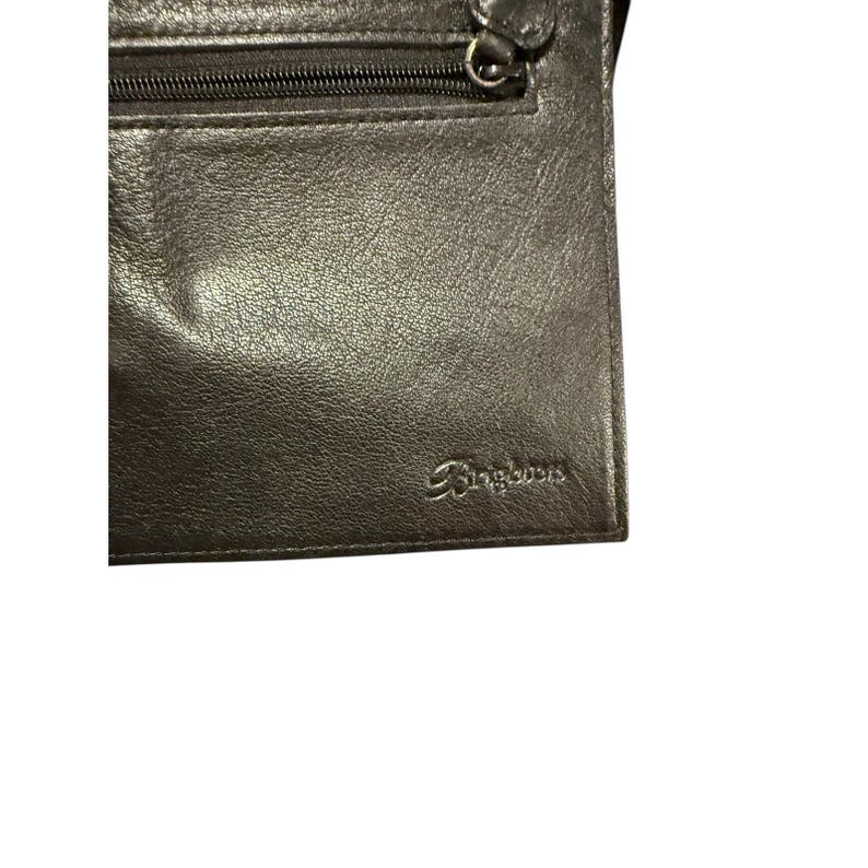 Carteira transversal vintage Brighton em couro marrom com textura de crocodilo, dupla face. imagem 6