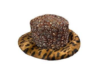 Chapéu Derby Church Clássico MR John New York Paris Tan de Lã e Pena de Faisão Vintage