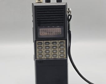 Vintage Sporty's A300 Hand Held A300 Air Band Transceiver Radio Powers On