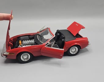 Vintage 90s Hot Wheels Elite Ferrari 365 GTS/4 1:18 Diecast Opening Hood Doors