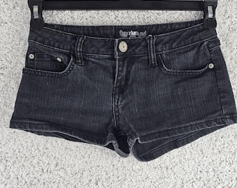 YMI Y2K Shorts in denim nero a vita bassa da donna, taglia Jr 3, stile festival/mallcore