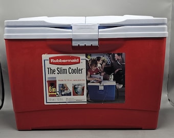 Caixa térmica vintage Rubbermaid The Slim Cooler 13QT/12,5L vermelha com tampa dupla e alça ajustável.