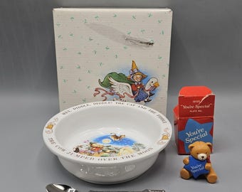 Vintage Avon Hey Ddle Ddle Kinderschüssel W / Löffel, Teller Pal Bear In Box