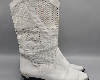 Botas vaqueras vintage de los años 80 de Enzo Angiolini, de cuero trenzado blanco con tacón, talla 9 para mujer.
