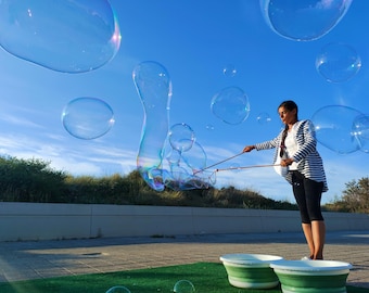Professional Giant Bubble Show Kit – Wooden Wands and 5L Bubble Solution